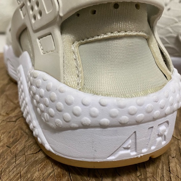 Nike Air Huarache Limited Edition Women’s Size 7.5 Premium Beige/Tan - Picture 16 of 16